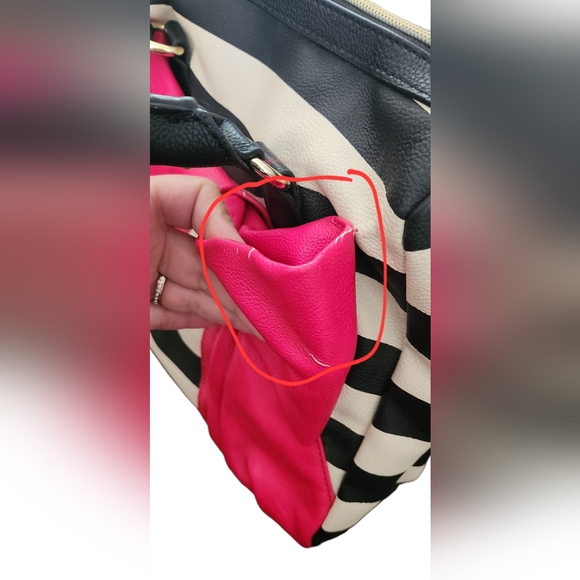 Y2K Betsey Johnson Off White & Black Striped Purse with Oversized Pink Bow - Picture 7 of 16